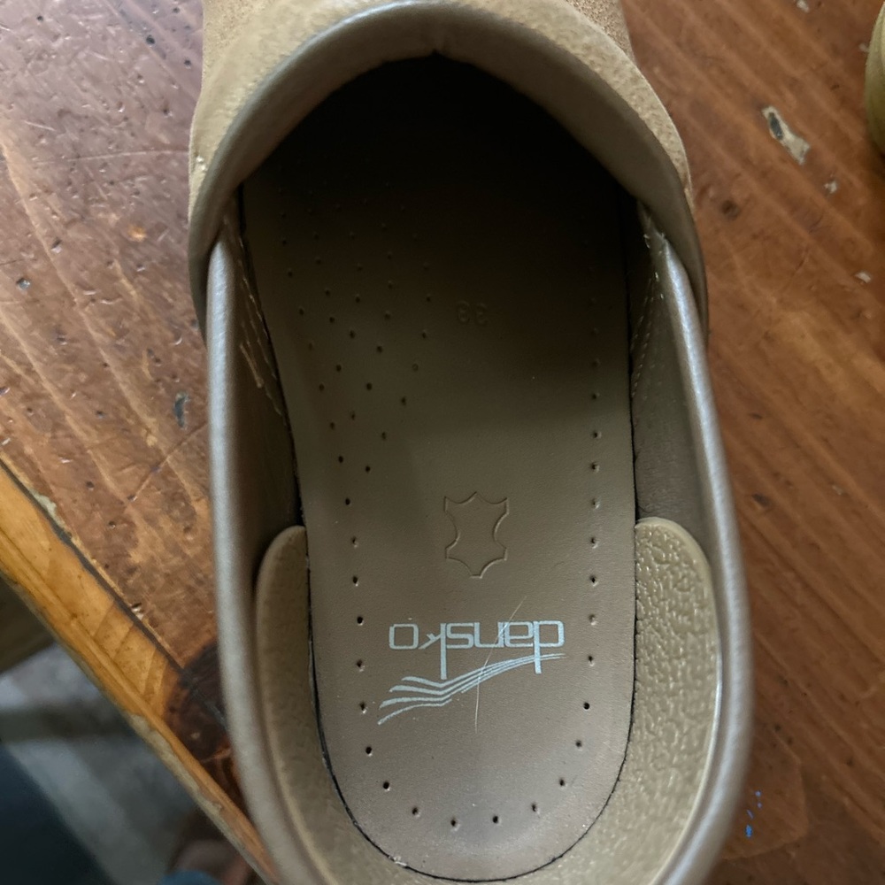 Dansko Women's Tan Leather clogs